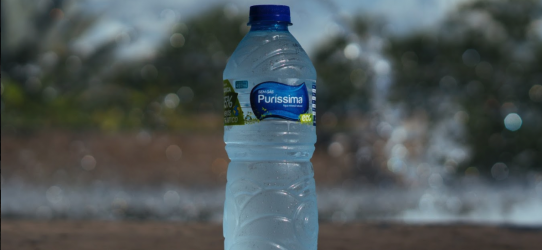 Puríssima agora é 35% menos plástico. Escolhemos ter menos, para ter mais. Puríssima agora é 35% menos plástico. Escolhemos ter menos, para ter mais.